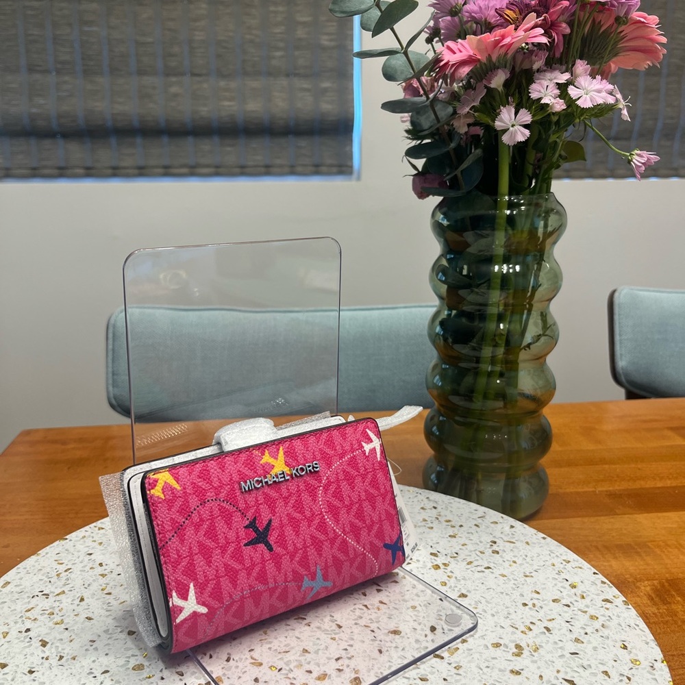 Michael Kors Jetset Pink Dragonfruit Wallet with Airplane Print - Picture 4 of 9